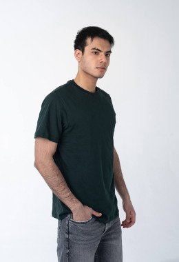 Тёмно-зелёная мужская футболка Тёмно-зелёная мужская футболка